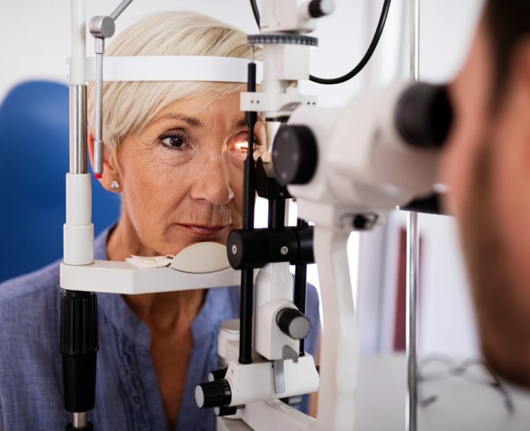 importancia revision oftalmologo edad adulta