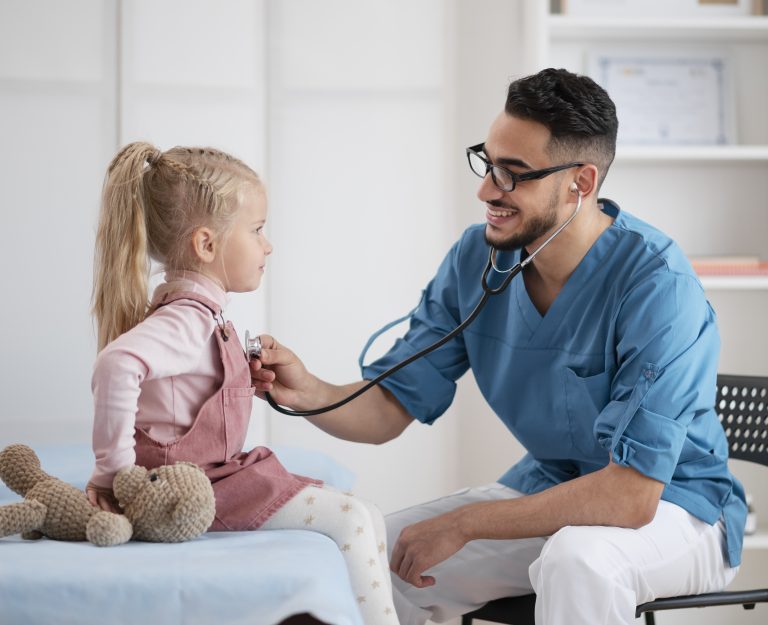 Visita al pediatra Clinica Atenea Alfafar