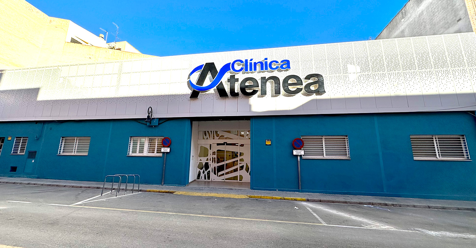 Fachada Clínica Atenea Aldaia